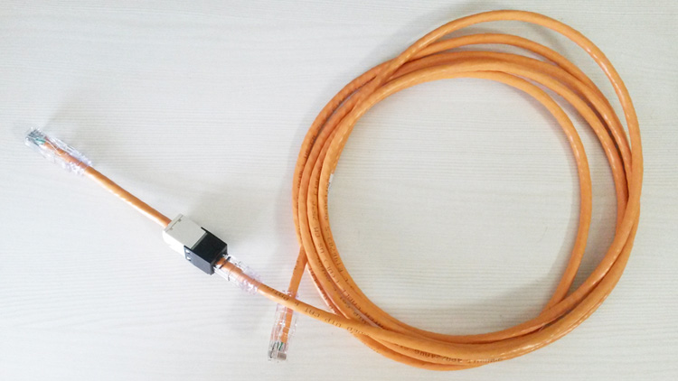 crossover adapter with patch cable